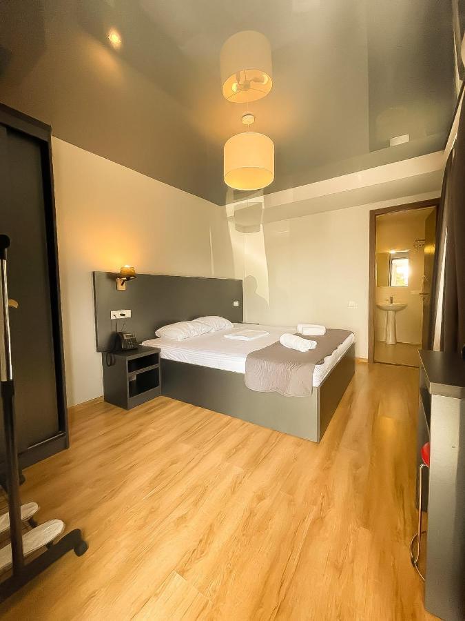 Hotel Green Town Kʼutʼaisi Quarto foto